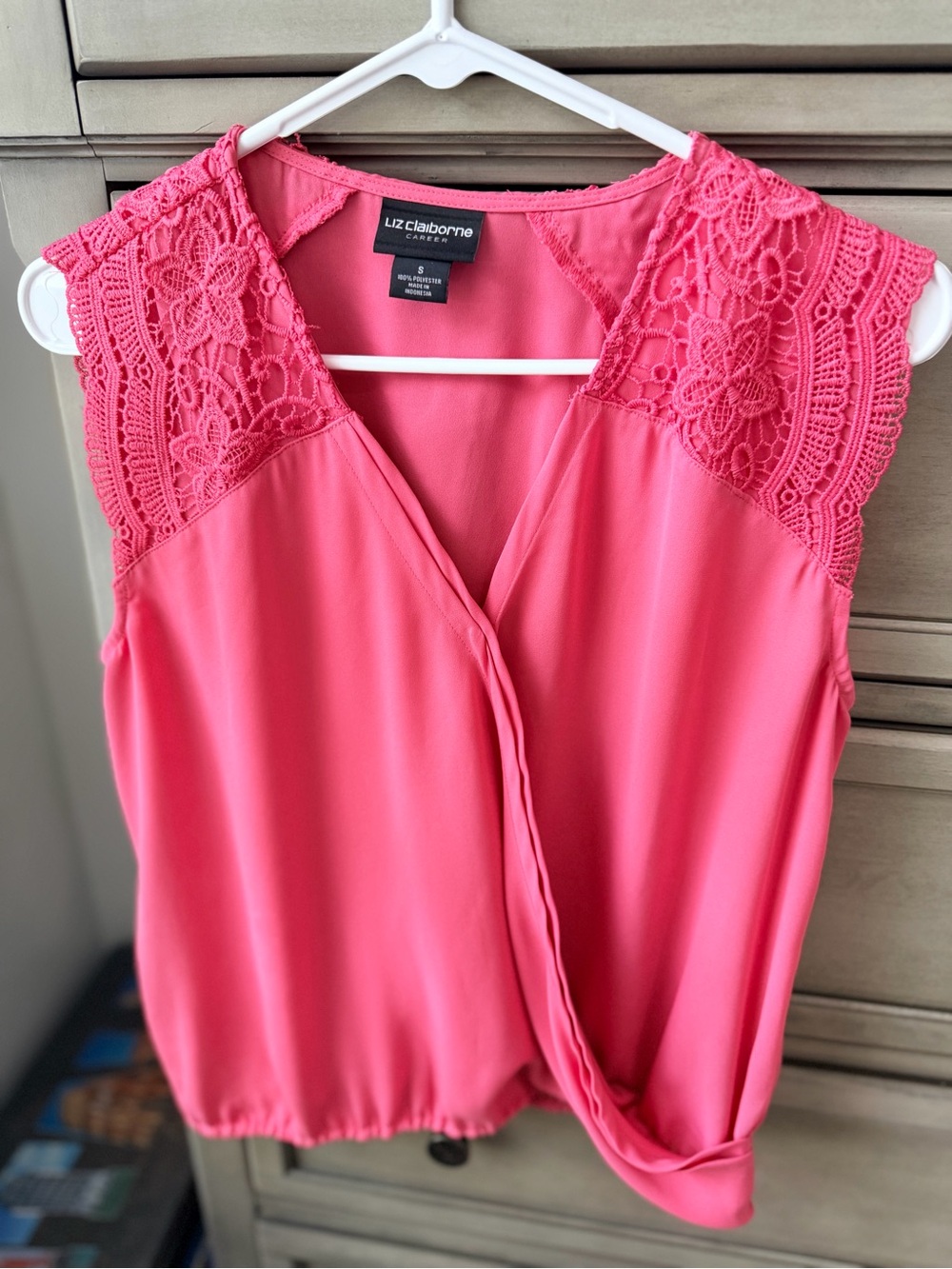 Liz Claiborne Coral-Pink Lace Shoulder Sleeveless Camisole